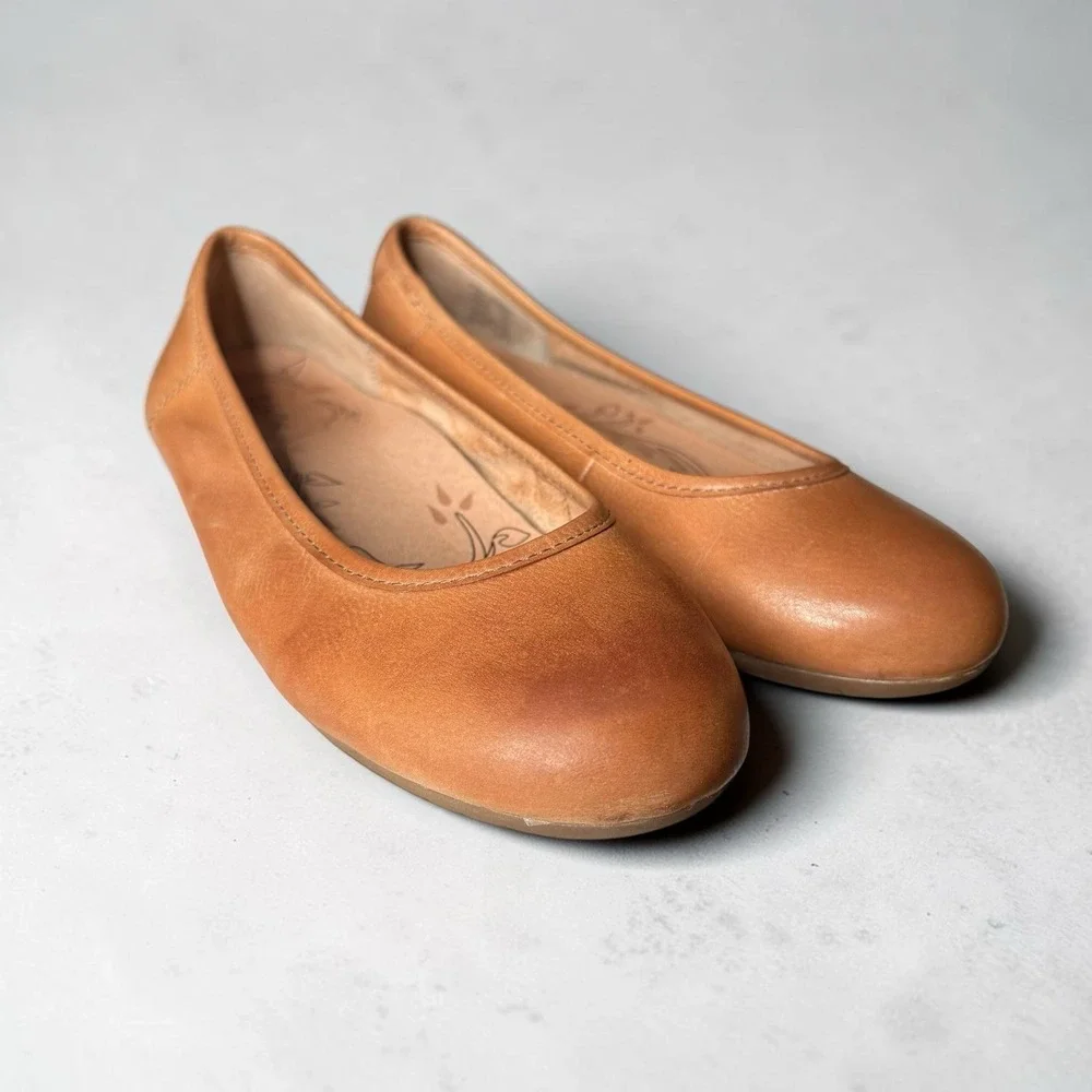 Taos Ballet Flats Loafers Shoes Womens 7 Cognac Tan Leather Slip Ons Minimalist